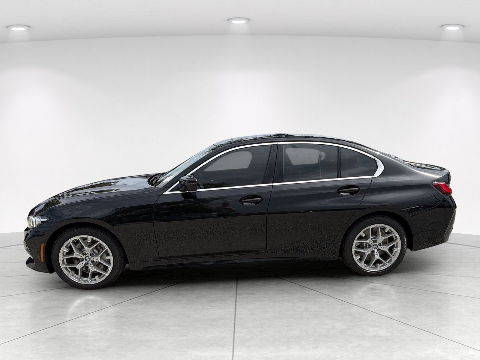 Certified 2025 BMW 330i Sedan w/ M Sport Package RWD image 7