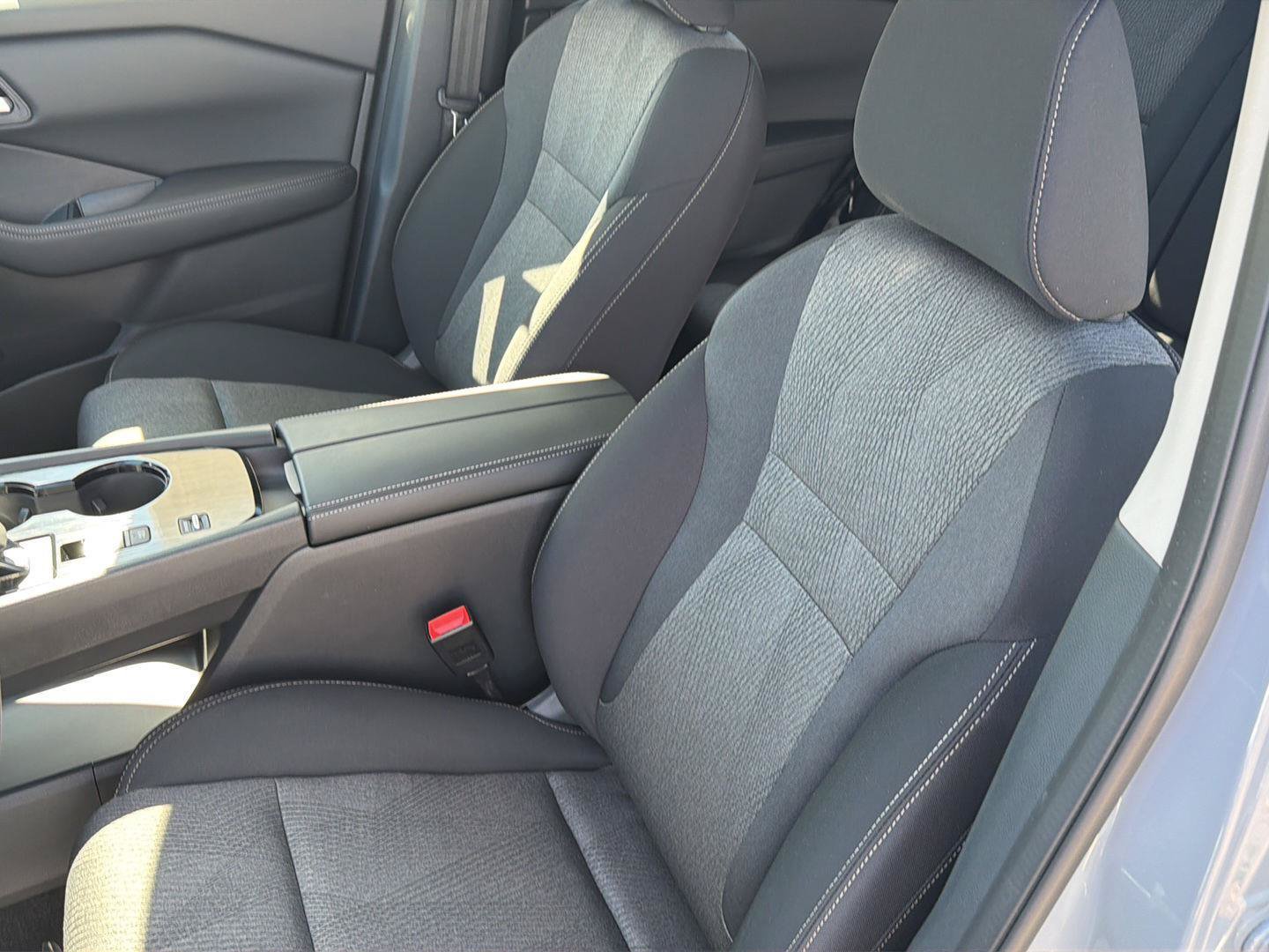 New 2026 Nissan Rogue SV w/ Cold Weather Package FWD image 29
