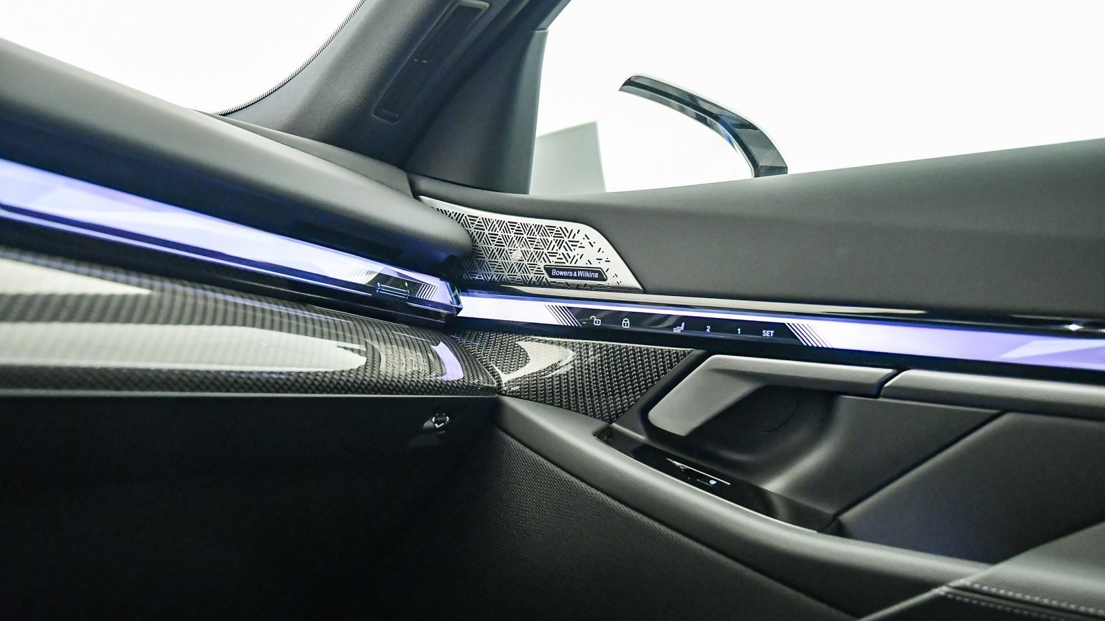 New 2026 BMW 550e xDrive image 31