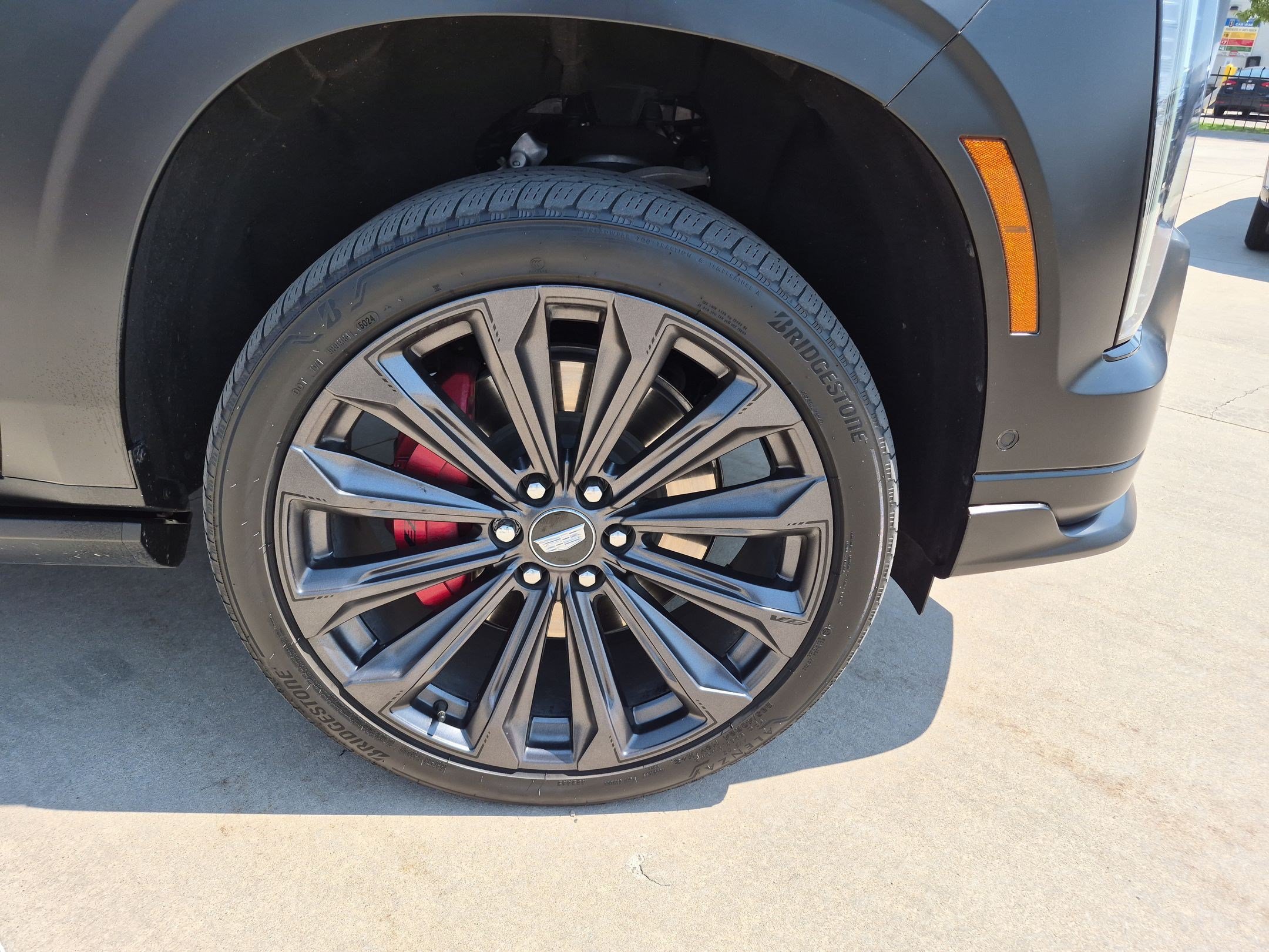 Certified 2025 Cadillac Escalade ESV V AWD/4WD image 13