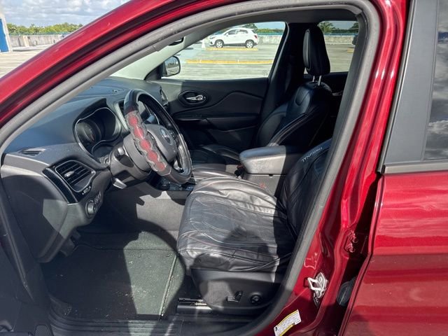 Used 2021 Jeep Cherokee Latitude Plus AWD/4WD image 2