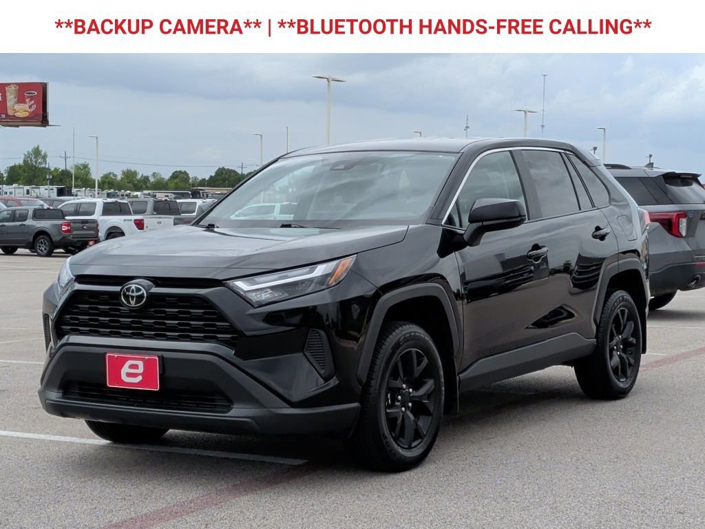 Used 2025 Toyota RAV4 LE image 3