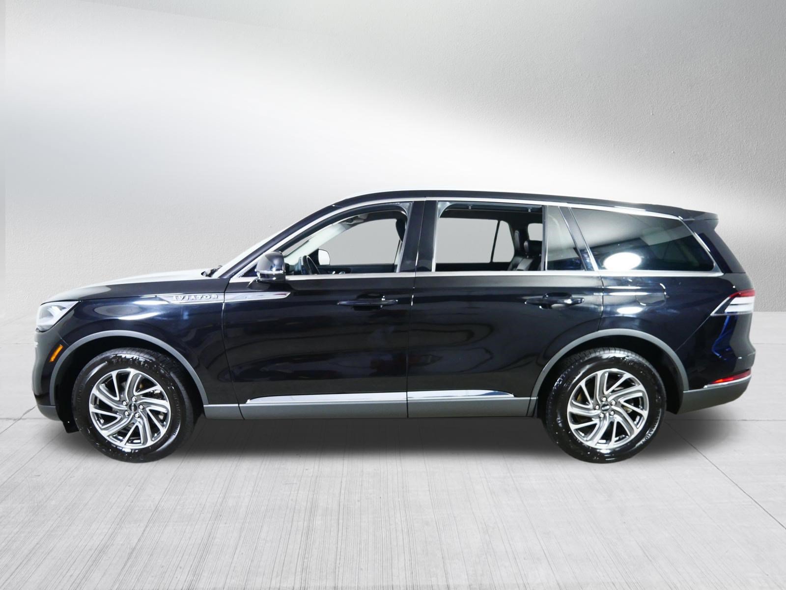 Used 2023 Lincoln Aviator AWD image 4