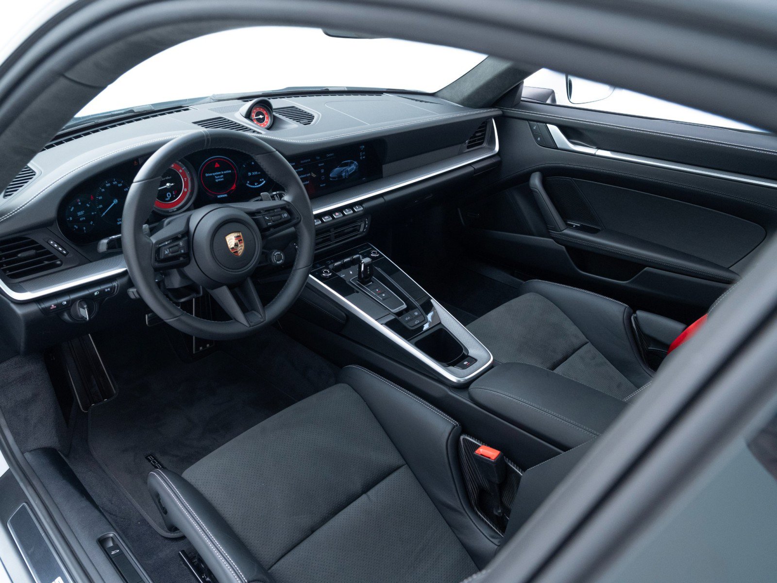 Certified 2025 Porsche 911 Turbo AWD/4WD image 4