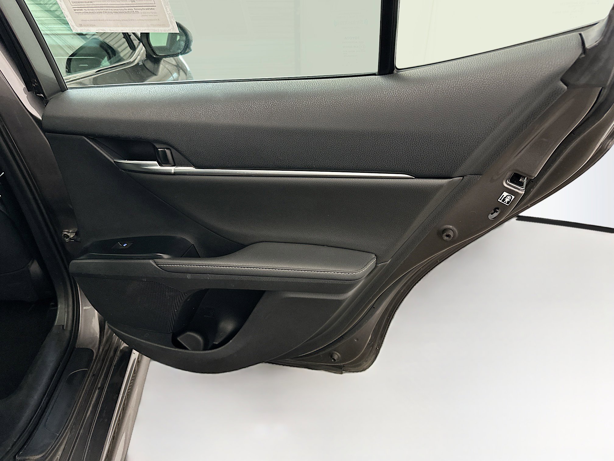 Used 2019 Toyota Camry XSE FWD image 31