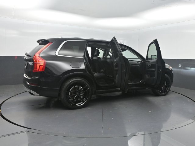 Used 2020 Volvo XC90 T6 Momentum AWD/4WD image 32