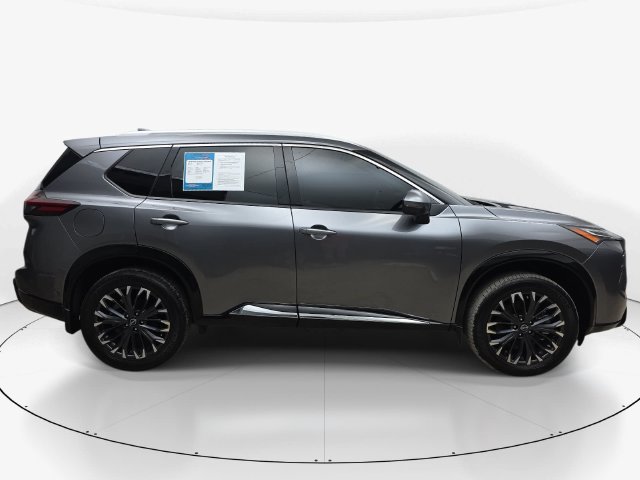 Used 2025 Nissan Rogue Platinum w/ Tech Package FWD image 5