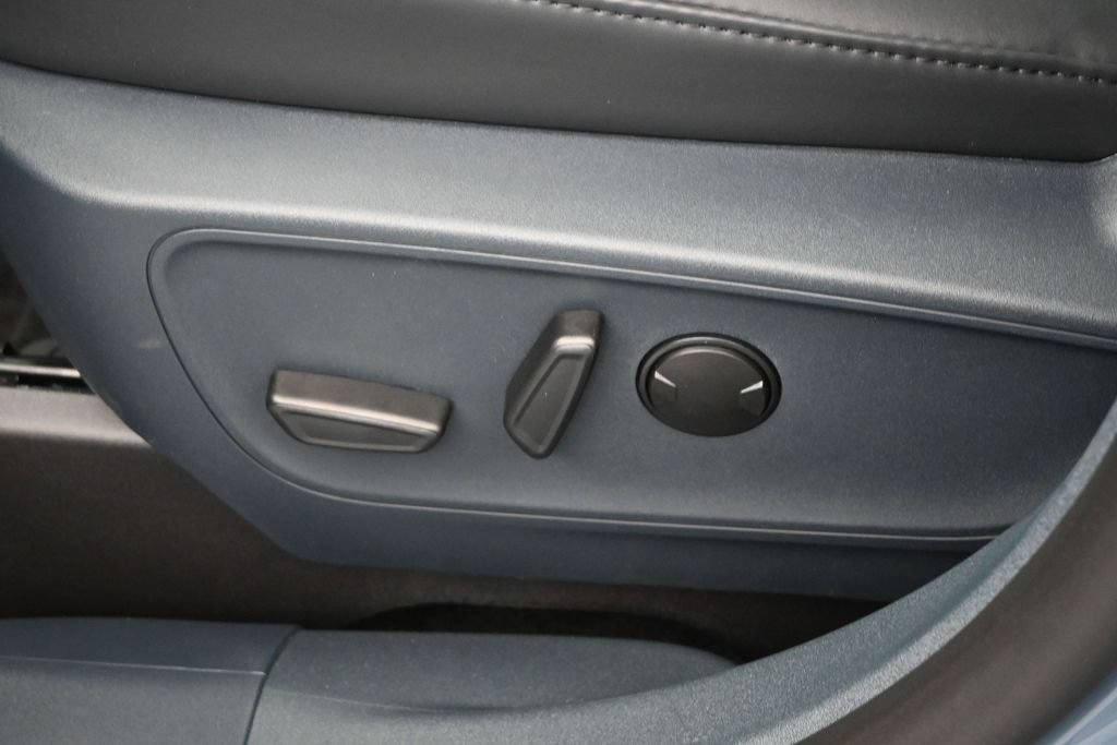 New 2026 Ford Maverick Lariat w/ Black Appearance Package AWD/4WD image 9