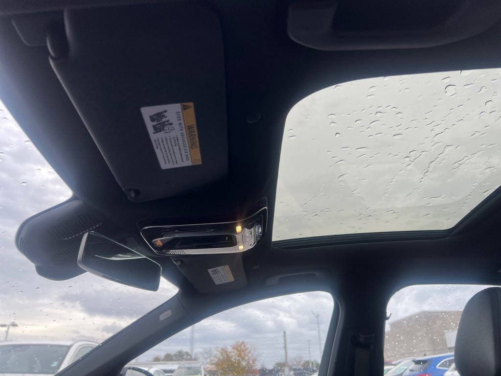 Used 2024 Mercedes-Benz C 300 Sedan image 15