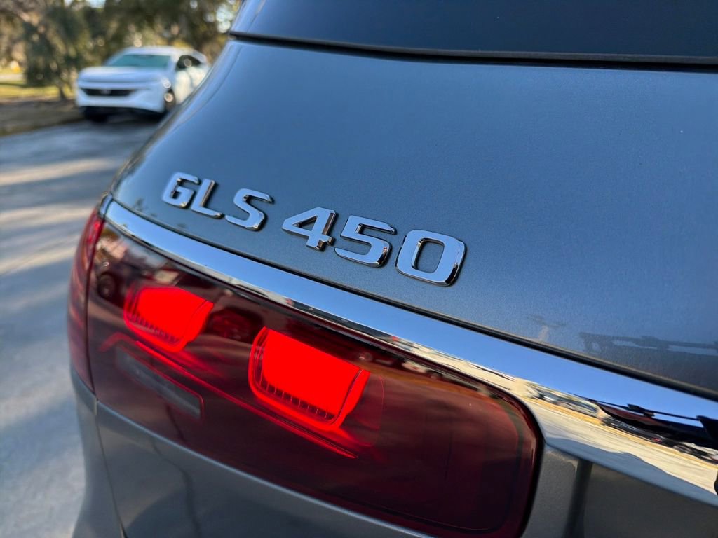 Used 2025 Mercedes-Benz GLS 450 4MATIC image 9