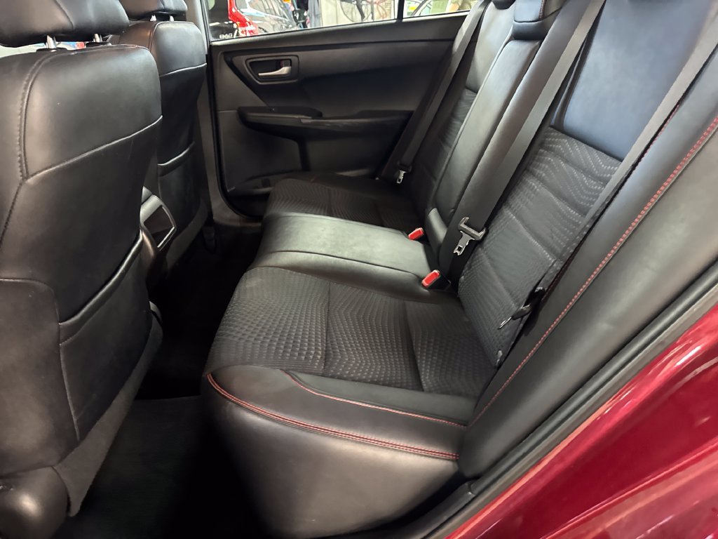 Used 2015 Toyota Camry SE FWD image 27