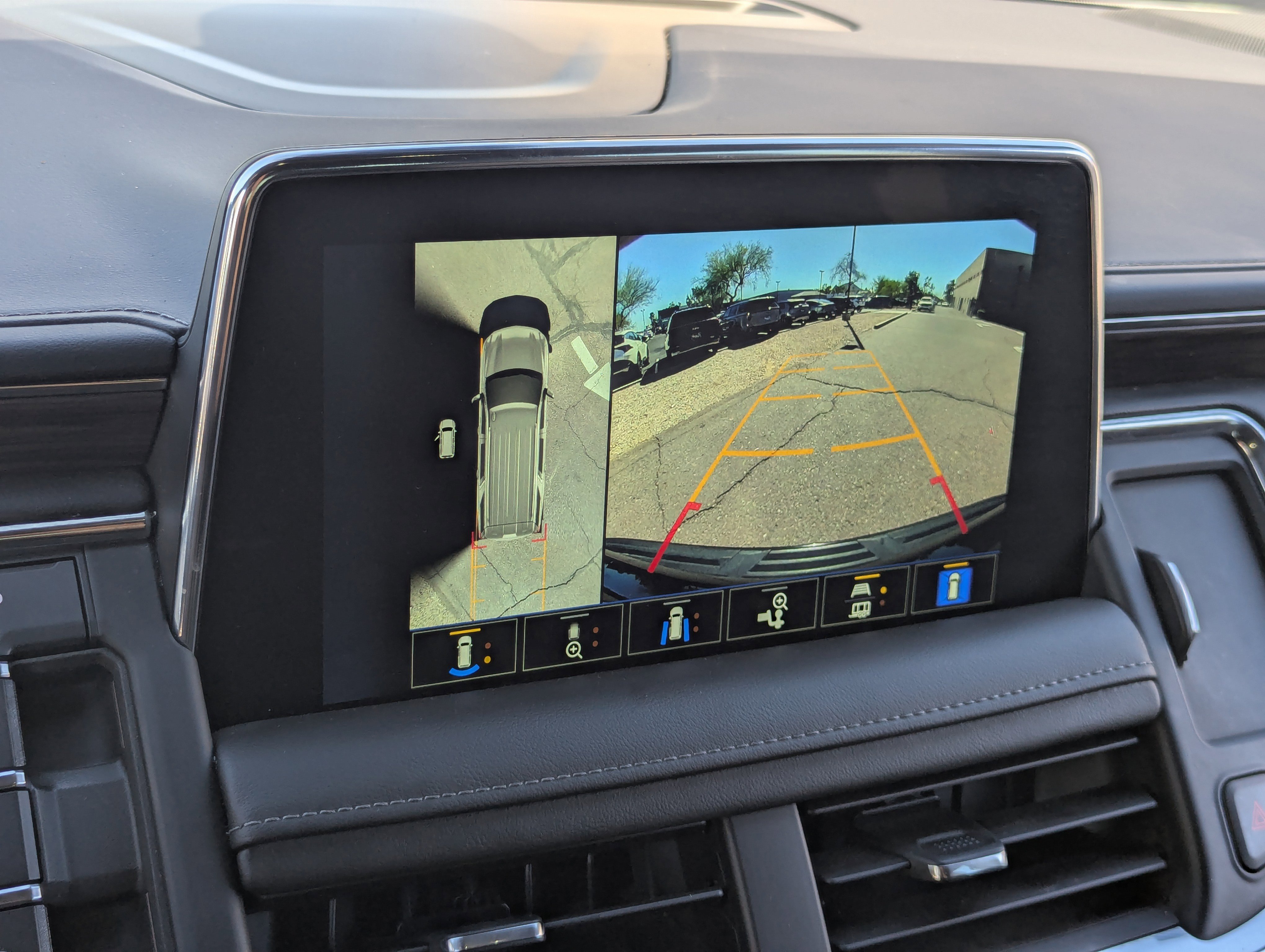 Used 2022 Chevrolet Tahoe Z71 w/ Luxury Package image 26