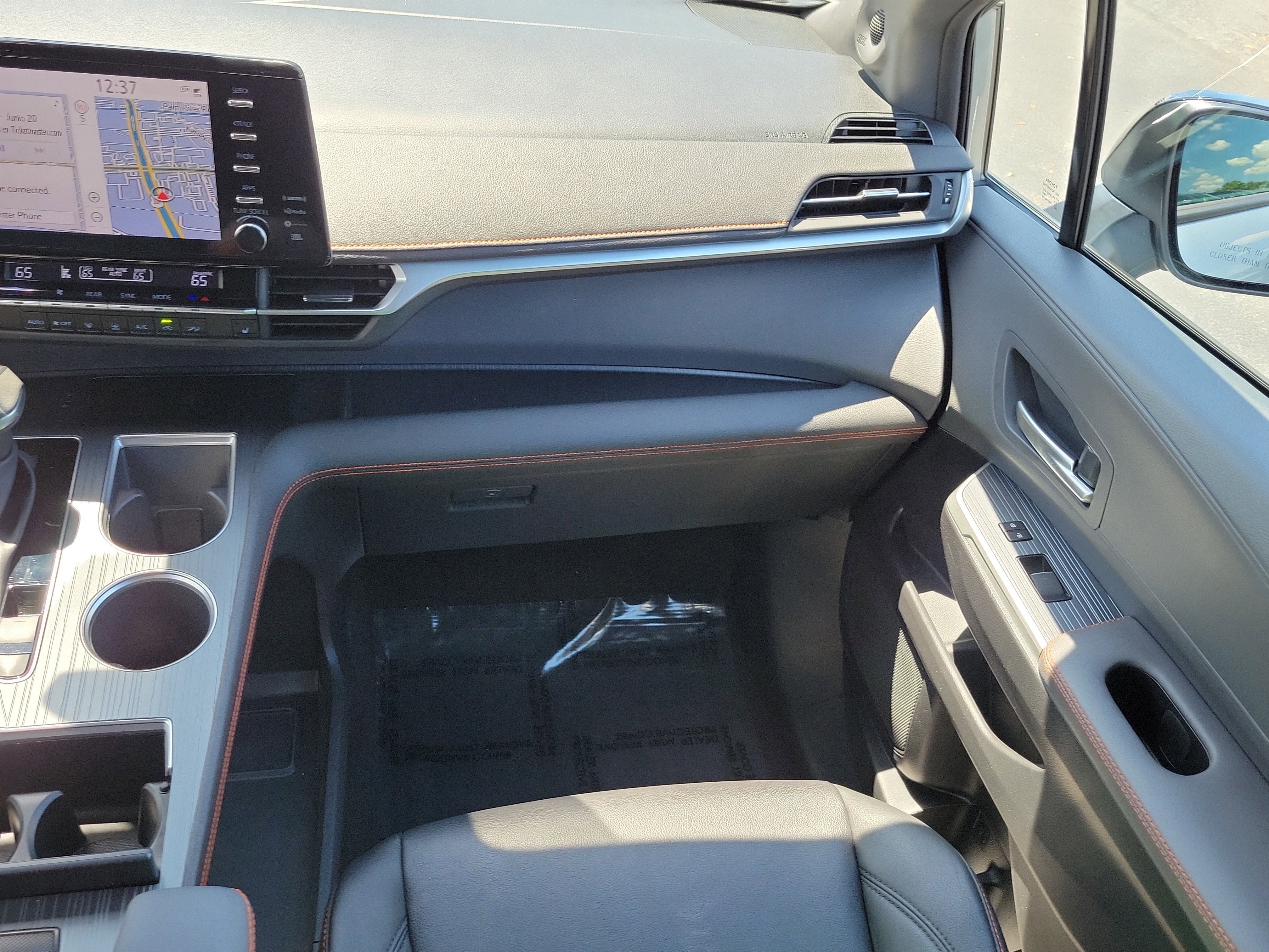 Used 2024 Toyota Sienna XSE w/ XSE Plus Package AWD/4WD image 16