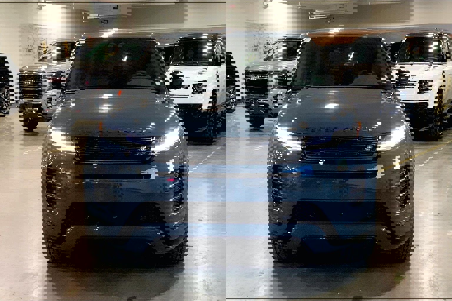 New 2026 Land Rover Range Rover Evoque Dynamic SE image 3