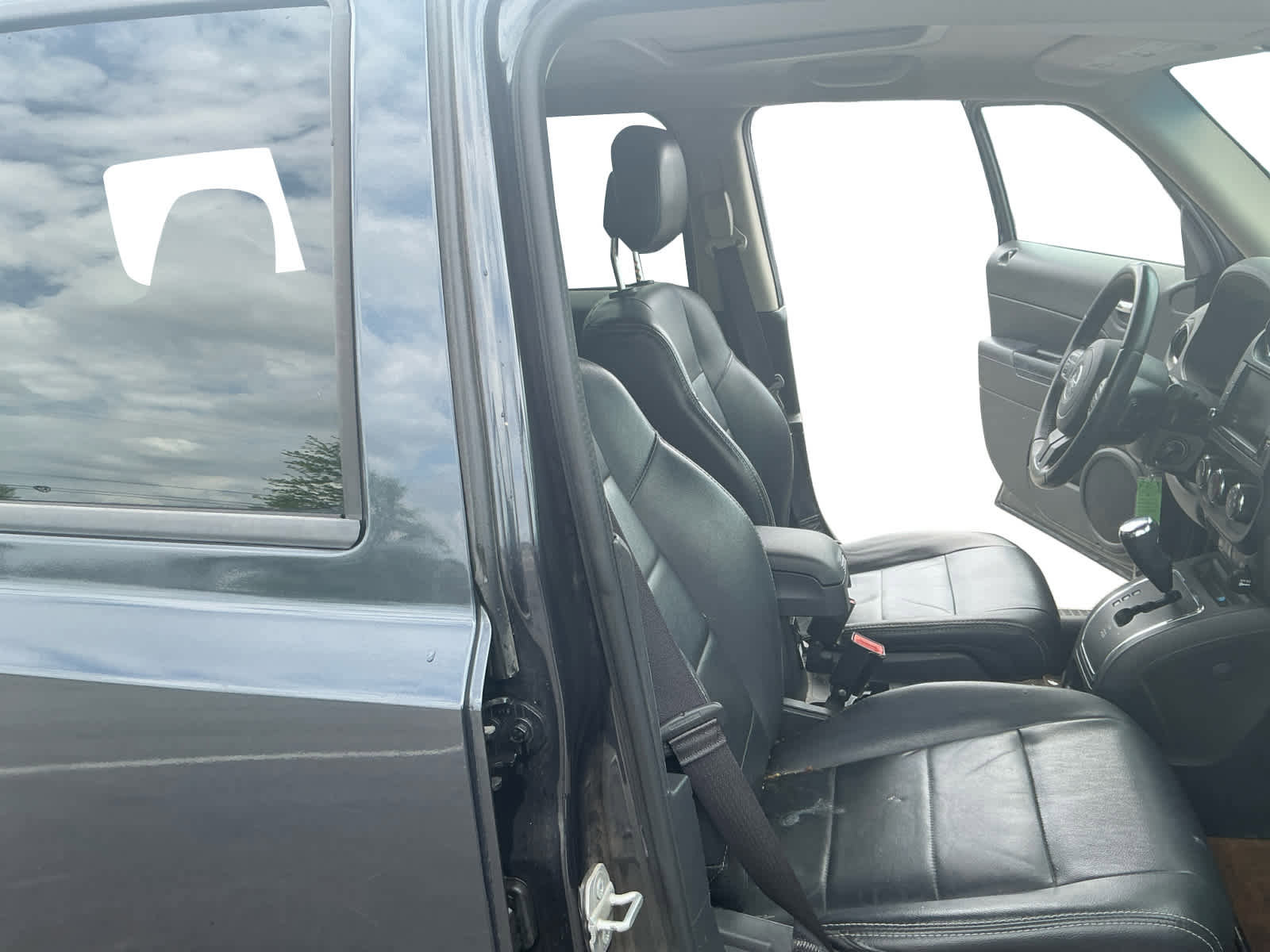 Used 2016 Jeep Patriot High Altitude FWD image 23