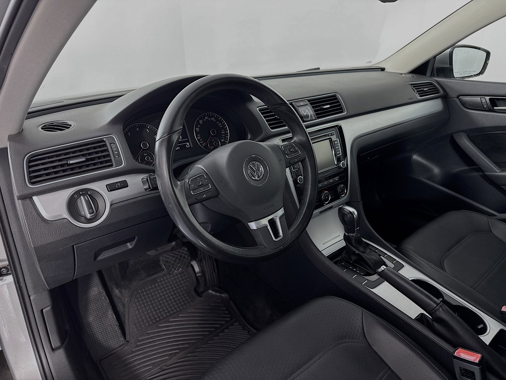 Used 2013 Volkswagen Passat 2.5 SE image 9