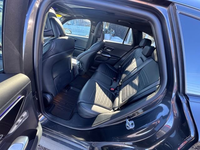 Used 2024 Mercedes-Benz GLC 300 4MATIC image 40
