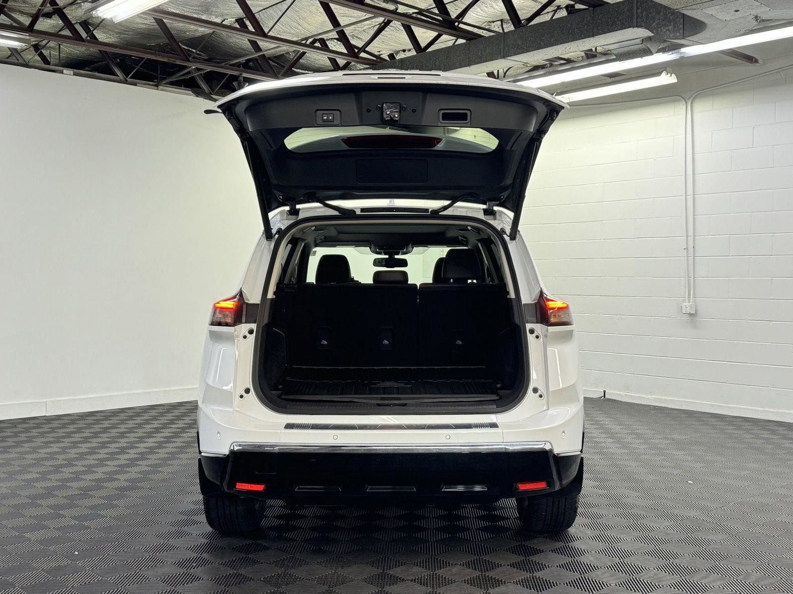 Used 2024 Nissan Rogue Platinum w/ Platinum Premium Package image 30