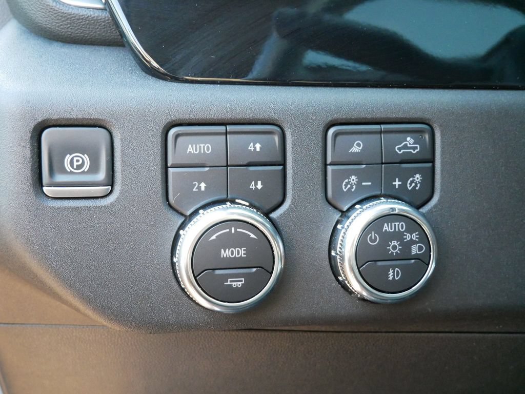 Used 2025 GMC Sierra 3500 SLT w/ SLT Premium Package AWD/4WD image 17