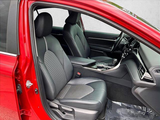 Used 2022 Toyota Camry SE FWD image 9