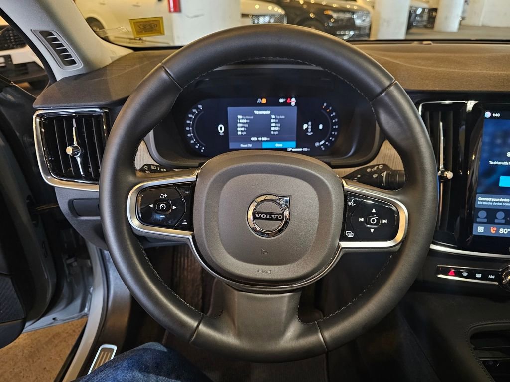 Certified 2025 Volvo V90 B6 Cross Country Plus AWD/4WD image 21