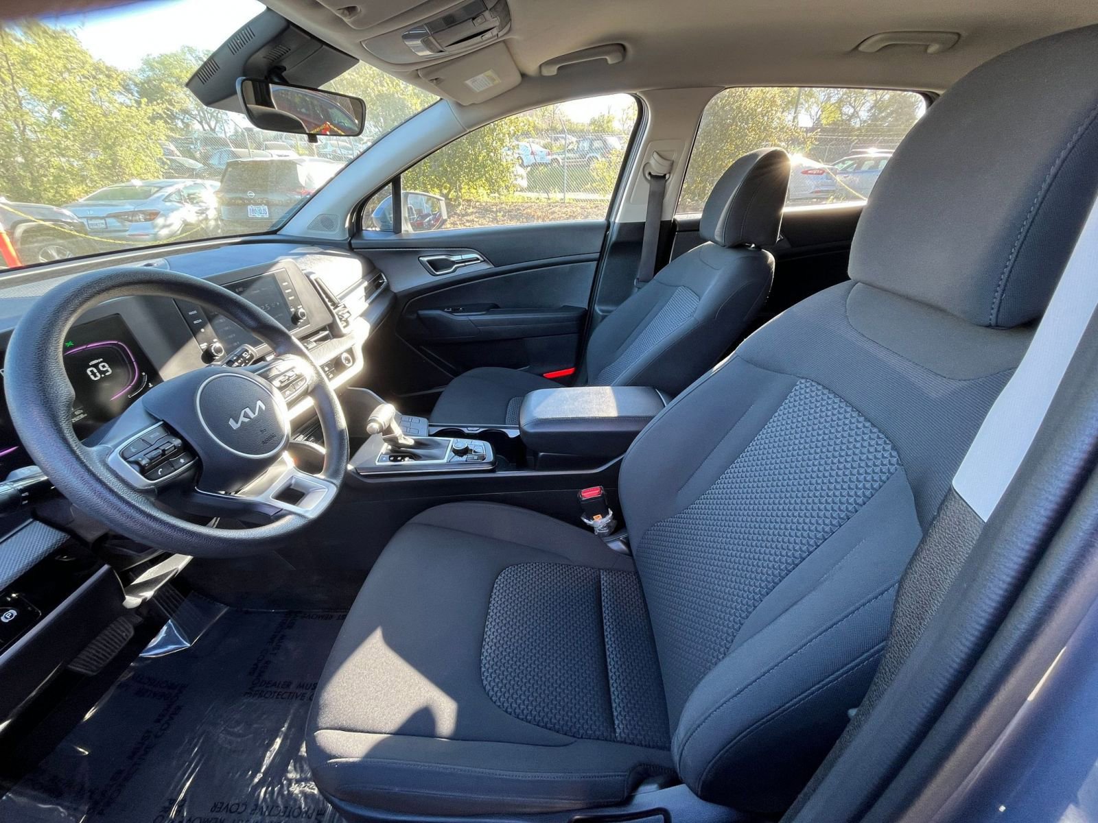 Used 2025 Kia Sportage LX image 25