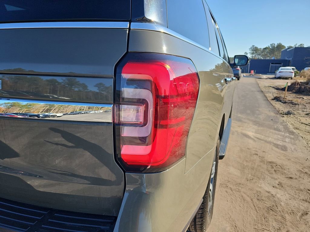 Used 2024 Ford Expedition Limited image 39