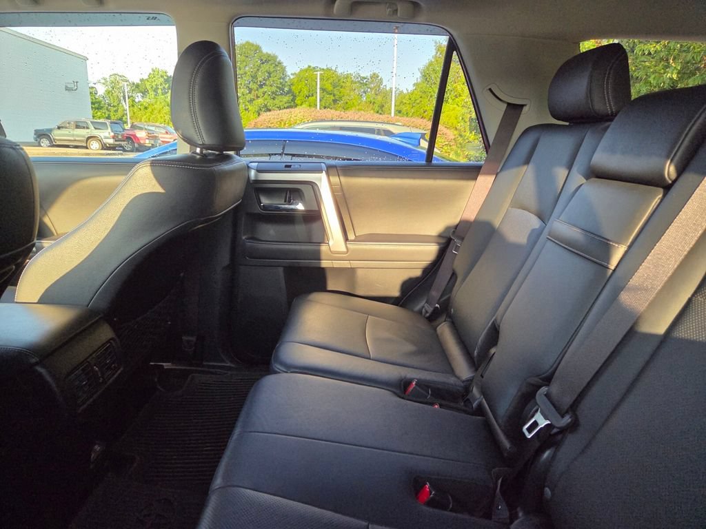 Used 2022 Toyota 4Runner Limited AWD/4WD image 7
