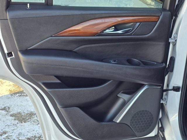 Used 2016 Cadillac Escalade Luxury image 13