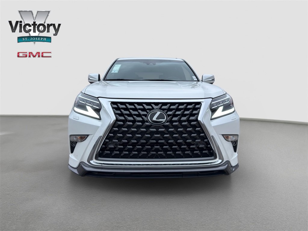 Used 2023 Lexus GX 460 Premium w/ Accessory Package image 2