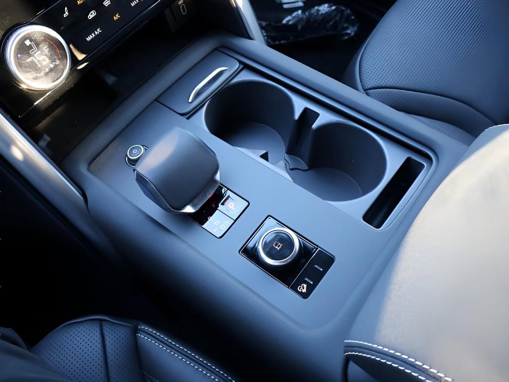 New 2026 Land Rover Discovery Limited Edition image 27