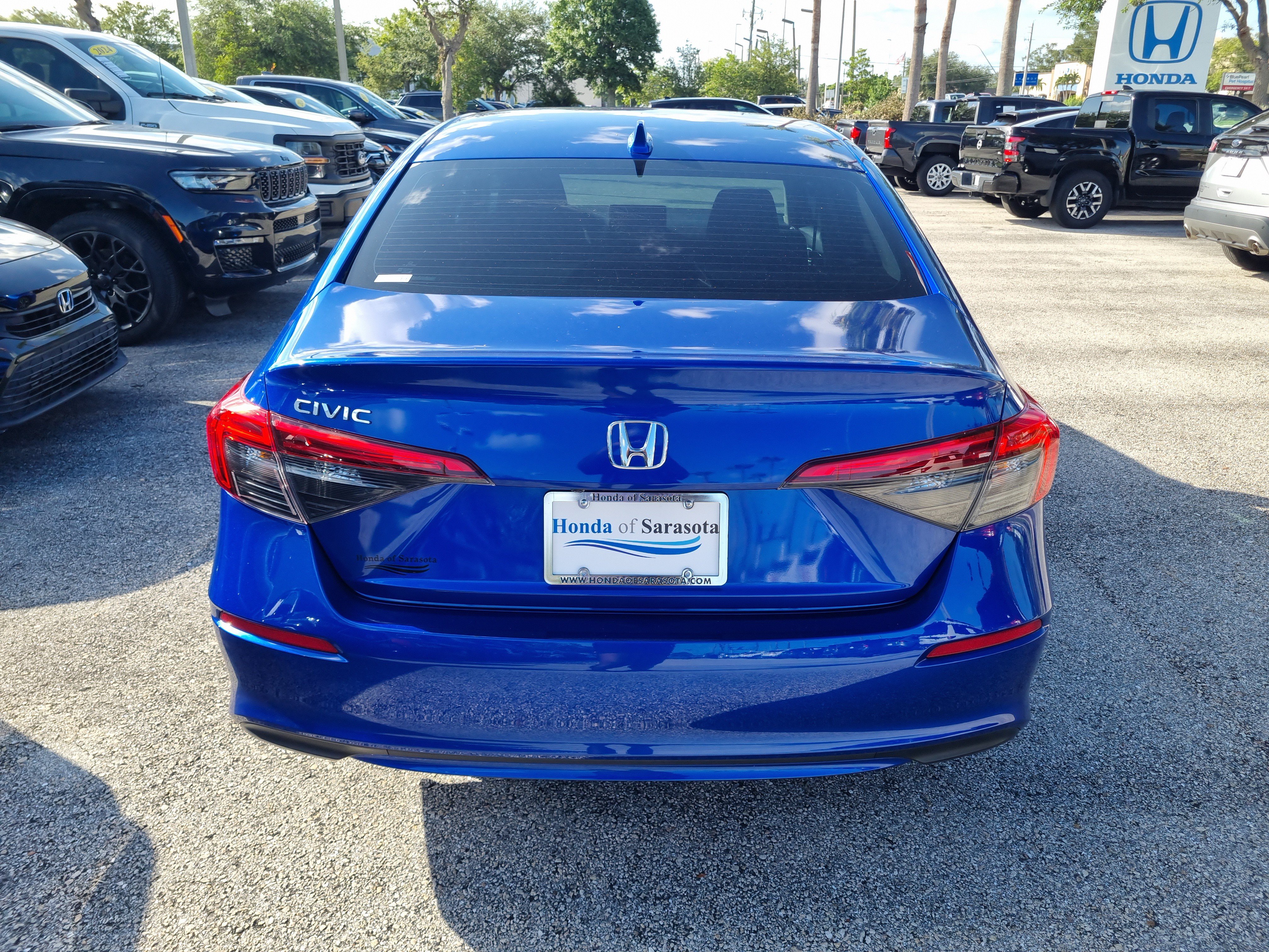 Used 2023 Honda Civic EX image 6