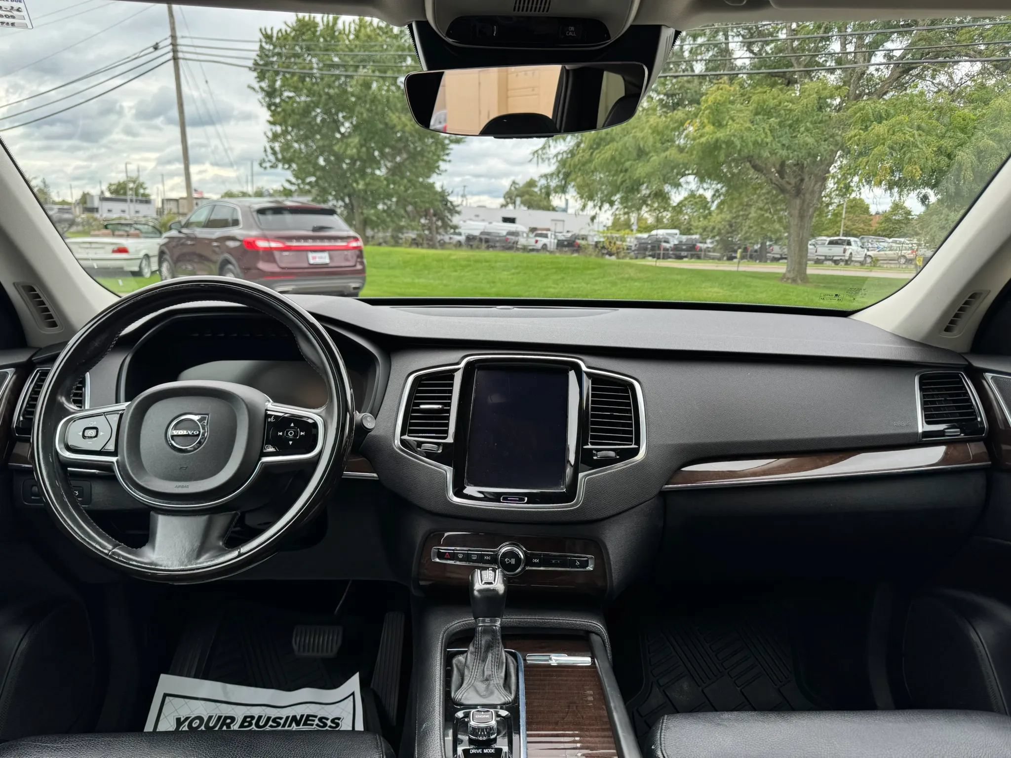 Used 2016 Volvo XC90 T6 Momentum w/ Momentum Plus Package AWD/4WD image 13