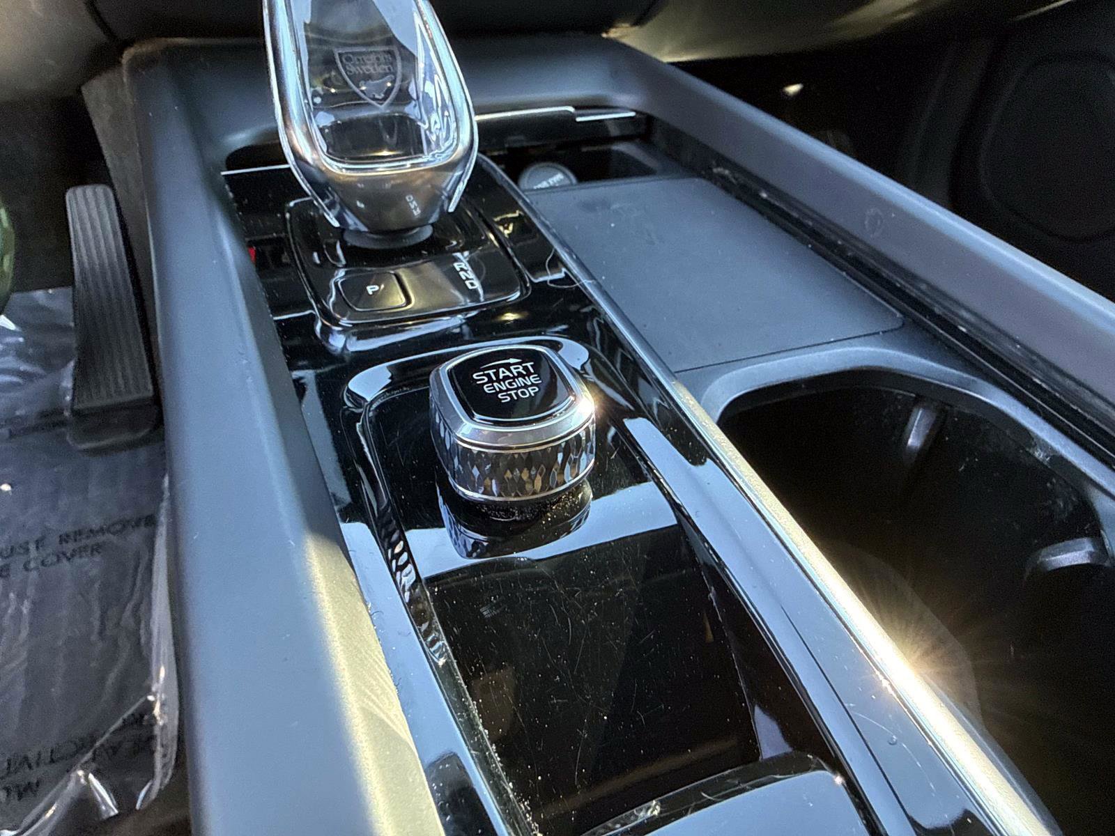 Used 2022 Volvo XC60 B5 Inscription w/ Advanced Package image 33