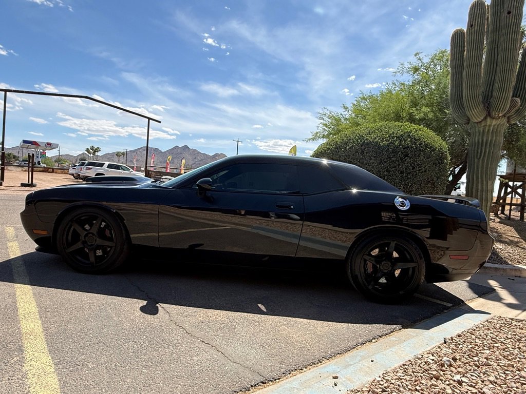 Used 2010 Dodge Challenger R/T RWD image 4