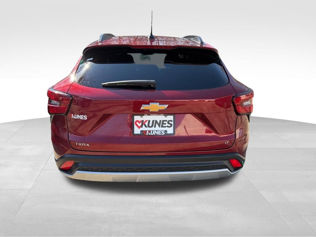 Used 2025 Chevrolet Trax LT image 8