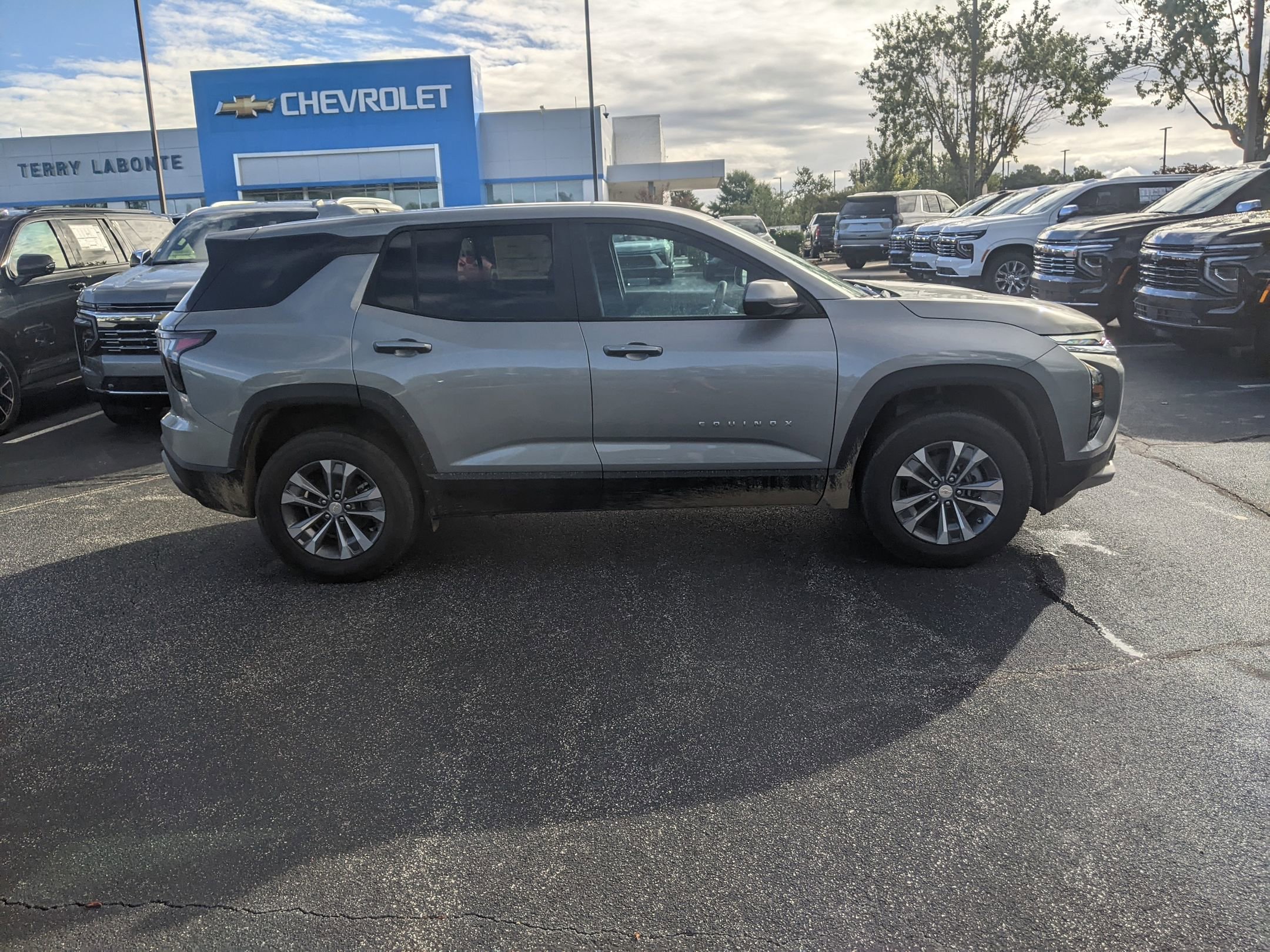 New 2026 Chevrolet Equinox LT image 9