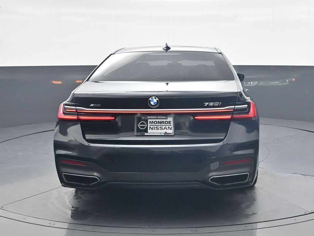 Used 2021 BMW 750i xDrive w/ Executive Package AWD/4WD image 8