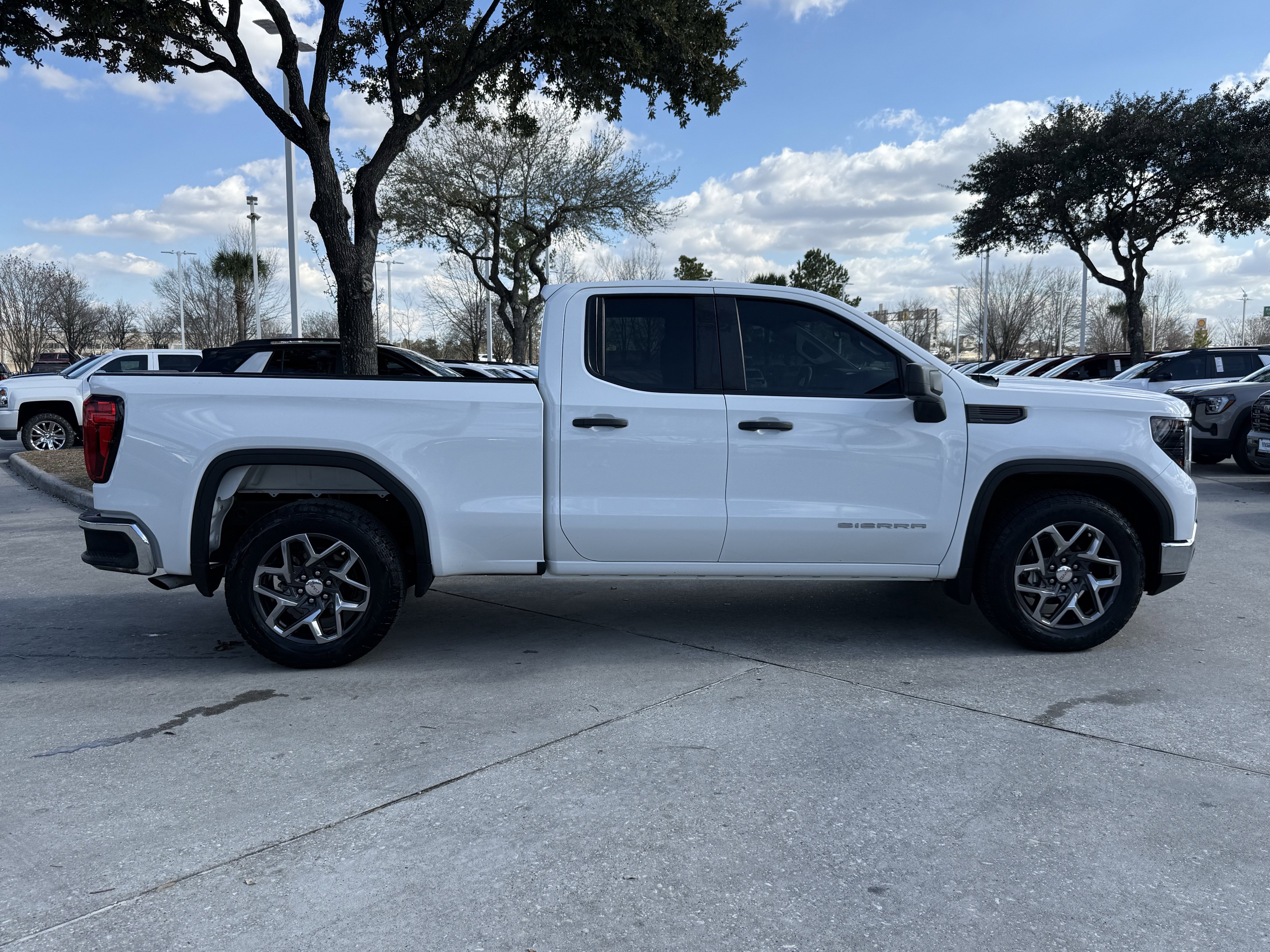 Used 2024 GMC Sierra 1500 Pro w/ Pro Value Package image 3