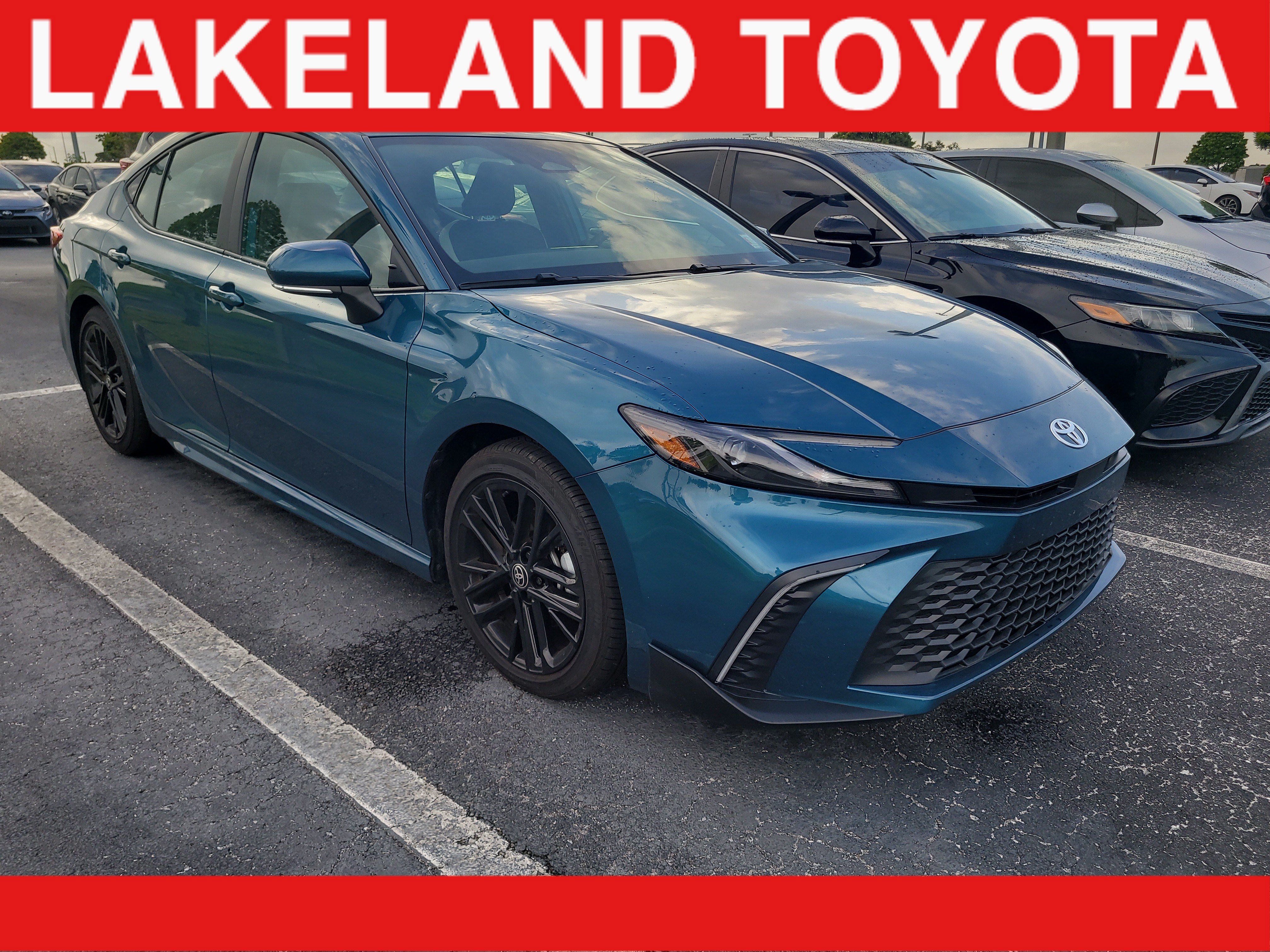 Used 2025 Toyota Camry SE w/ Multimedia Upgrade Package