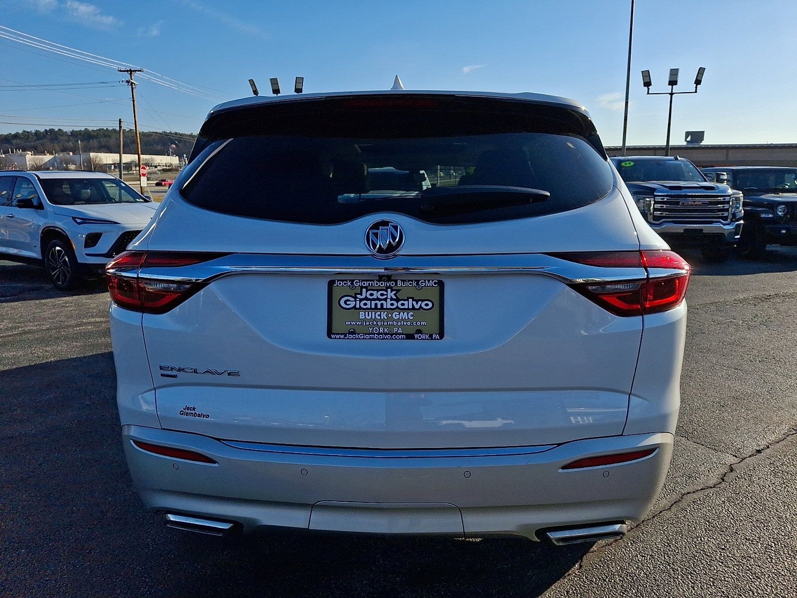Used 2020 Buick Enclave Essence w/ Sound and Sites Package image 6