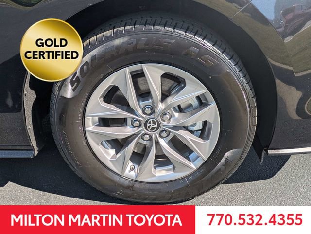 Certified 2025 Toyota Sienna XLE FWD image 11