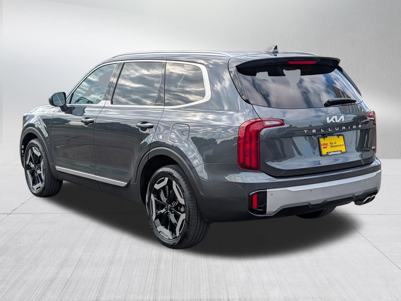 Certified 2023 Kia Telluride S w/ S Sunroof Package AWD/4WD image 5
