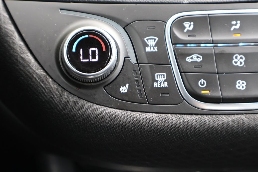 Used 2019 Chevrolet Malibu LT w/ Driver Confidence Package II FWD image 20