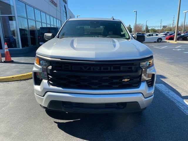 Used 2022 Chevrolet Silverado 1500 Custom image 2