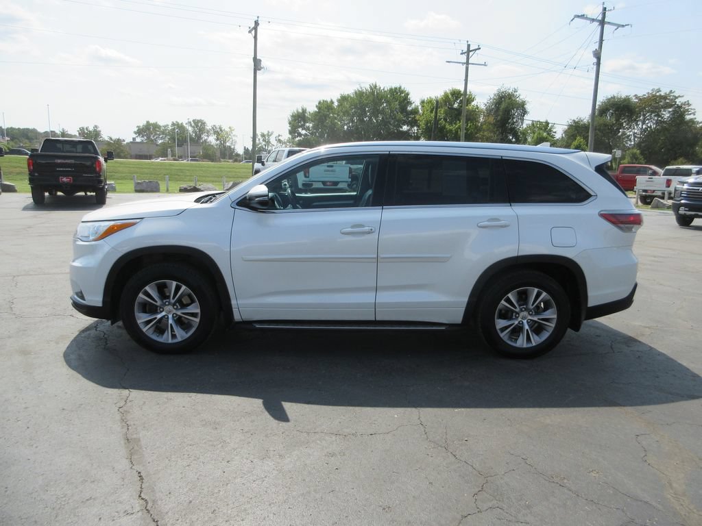 Used 2015 Toyota Highlander XLE AWD/4WD image 9
