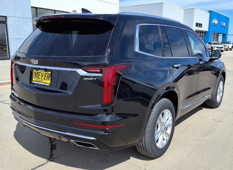 Used 2024 Cadillac XT6 Luxury w/ LPO, Floor Liner Package AWD/4WD image 8