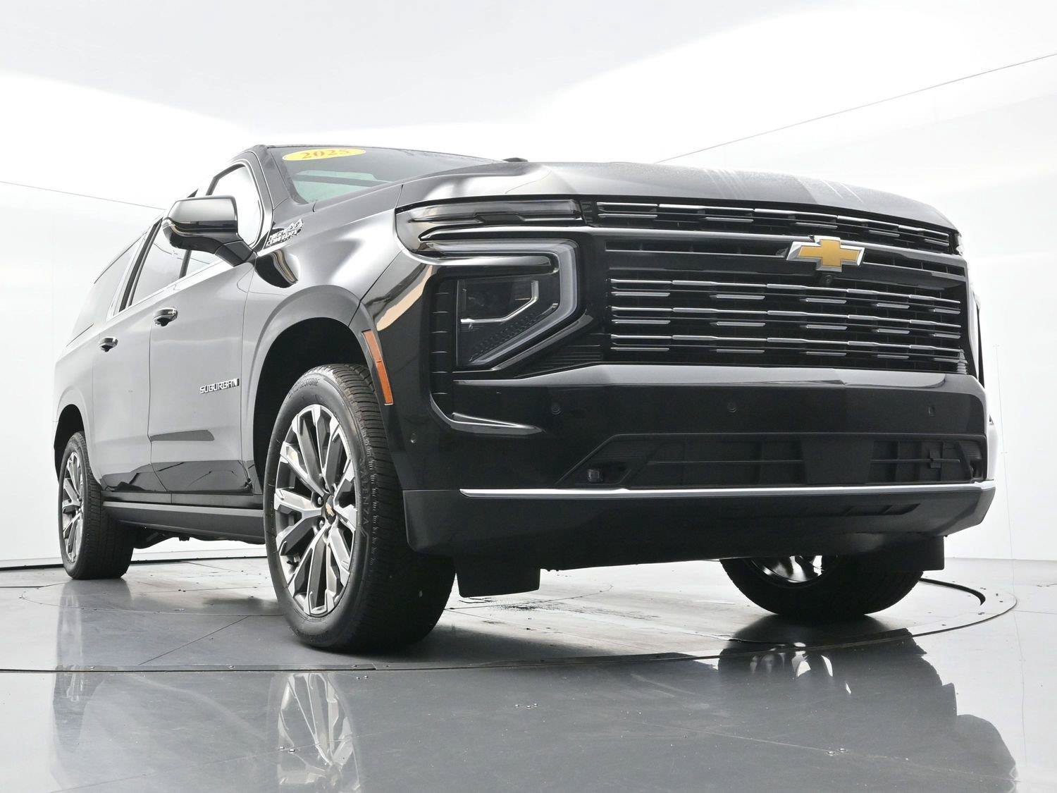 Used 2025 Chevrolet Suburban High Country AWD/4WD image 55