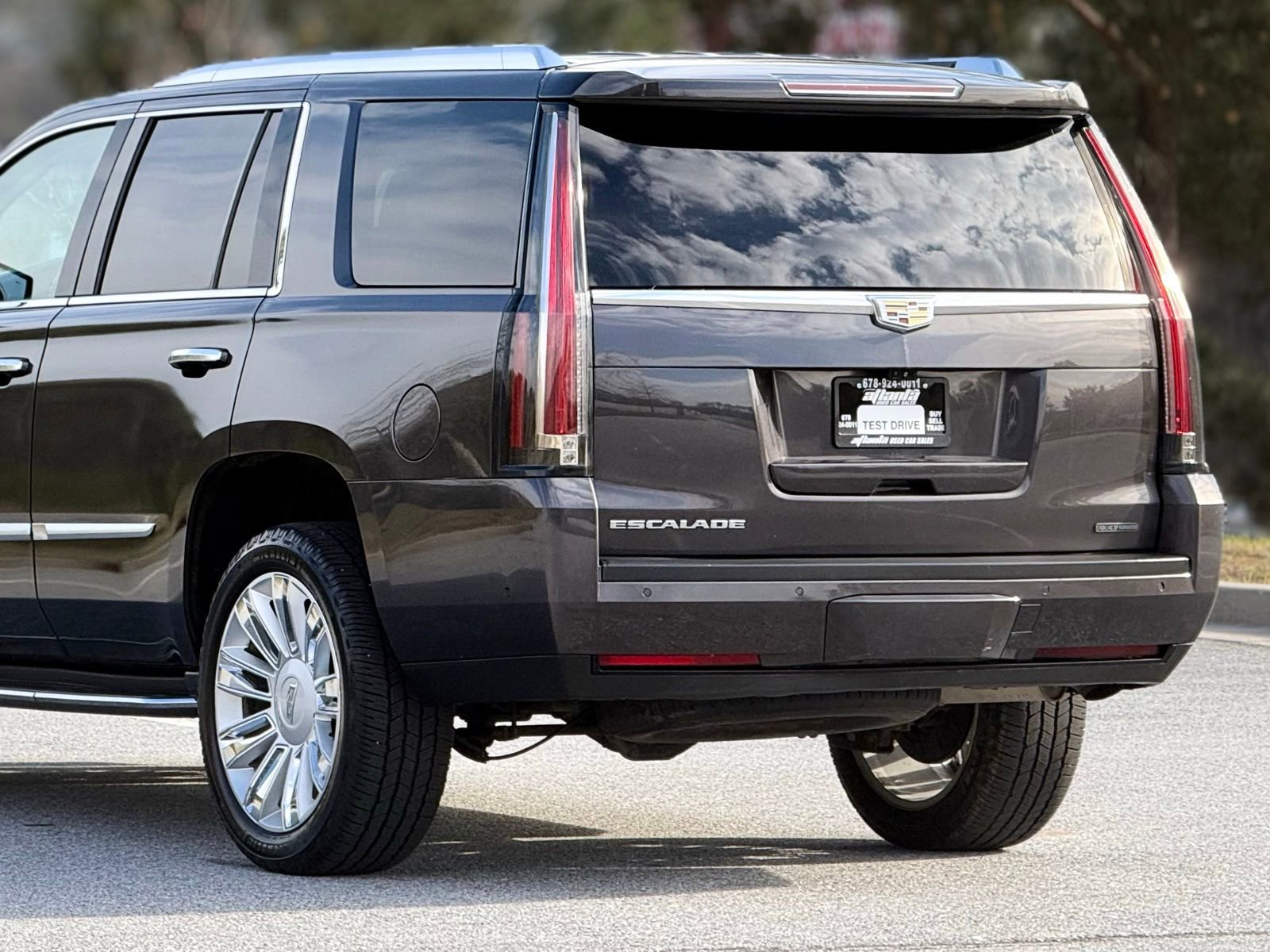 Used 2018 Cadillac Escalade Luxury image 49