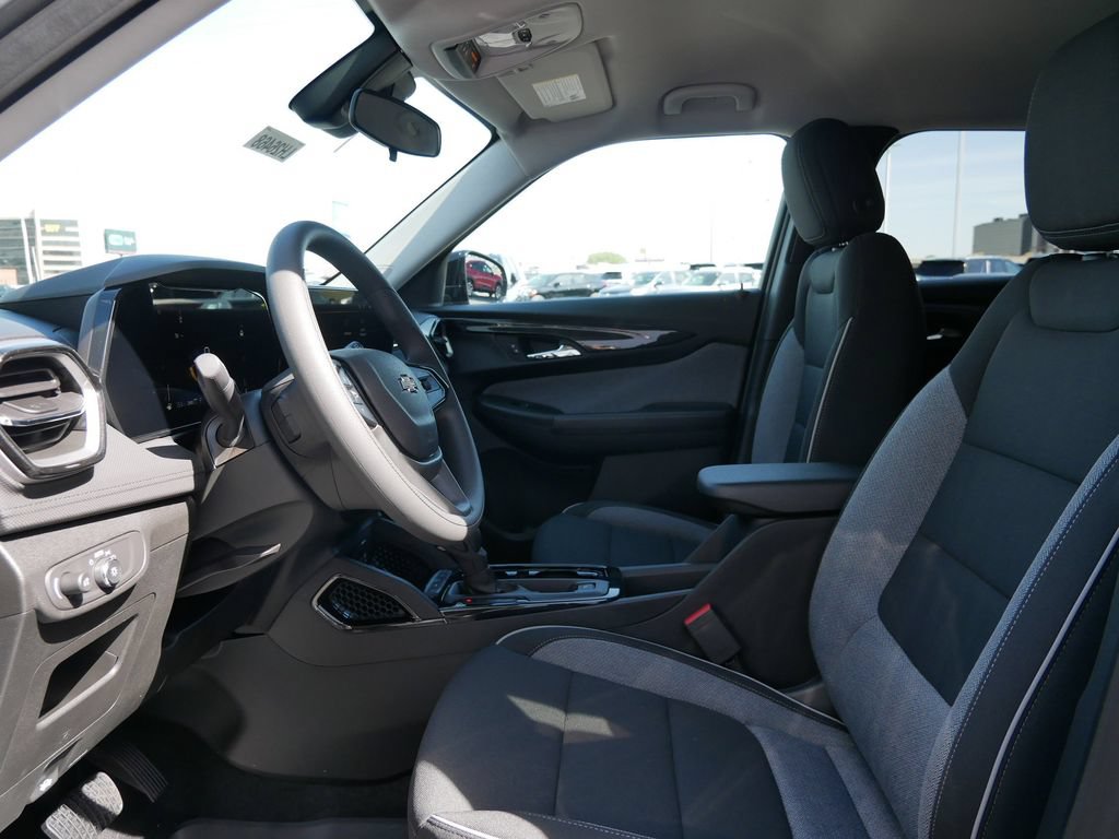 New 2026 Chevrolet TrailBlazer LT w/ Midnight Edition AWD/4WD image 14